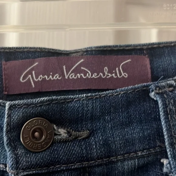 Jeans - Picture 2 of 4